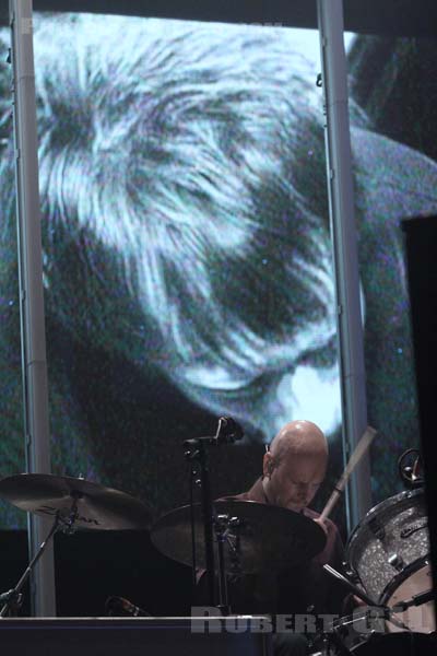 RADIOHEAD - 2008-06-10 - PARIS - Bercy - Philip Selway